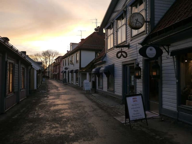 1-day 7h Royal Palace and Castle Tour from Stockholm - Sigtuna, Sweden’s oldest town, breaks up the castle route