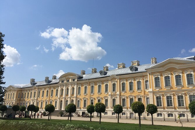 2 countries! Hill of Crosses, Rundale Palace and Bauska castle - What to Bring and How to Prepare