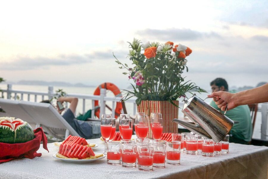 2-Day Royal Palace Ha Long Bay & Ti Top Island Cruise - Ti Top Island and the climb to the summit