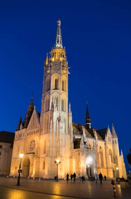 2 Hours Buda Castle Walking Tour - Walk with a Historian - The Synagogue-Museum and the lost larger synagogue