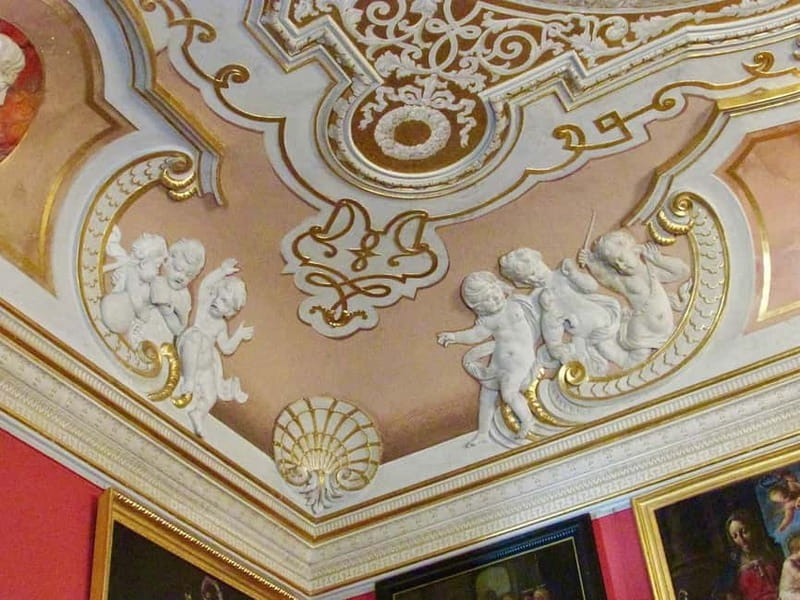 3-hour: Palace of King Jan Sobieski in Wilanow/inc. Pick-up/ - Who should book this Wilanów Palace visit?