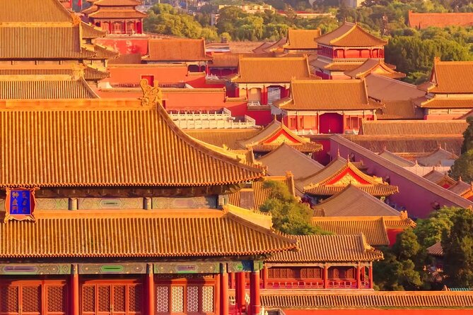 4 hrs Beijing Forbidden City Tour with Lunch or acrobatic Show - Jingshan Hill gives you the picture