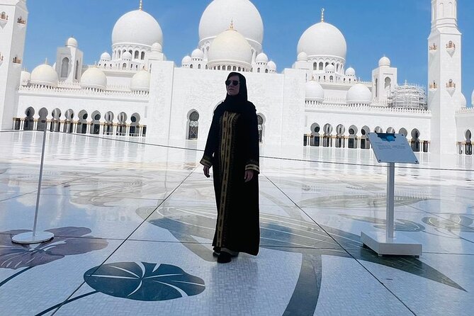 8 hours Abu Dhabi Grand Mosque and Qasar Al Watan Palace Tour - Who Will Get the Most From This Abu Dhabi Tour?