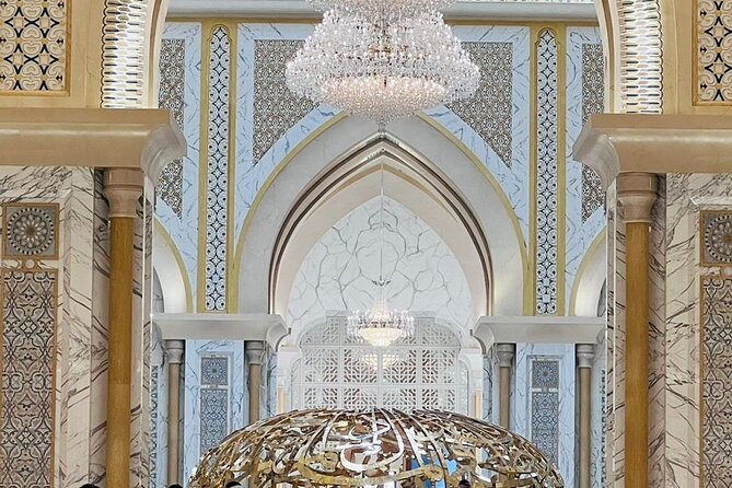 8 hours Abu Dhabi Grand Mosque and Qasar Al Watan Palace Tour - Should You Book It?