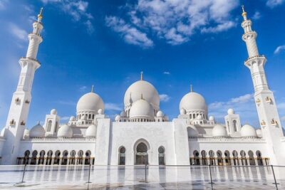 Abu Dhabi City Tour from Dubai: Qasr Al Watan, Emirates Palace, Mosque