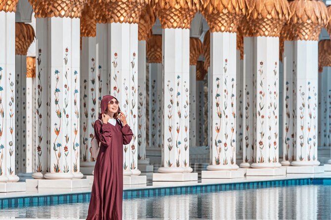 Abu Dhabi City Tour: Grand Mosque, Palace, Souk, Louvre & Ferrari - Sheikh Zayed Grand Mosque: give this stop priority