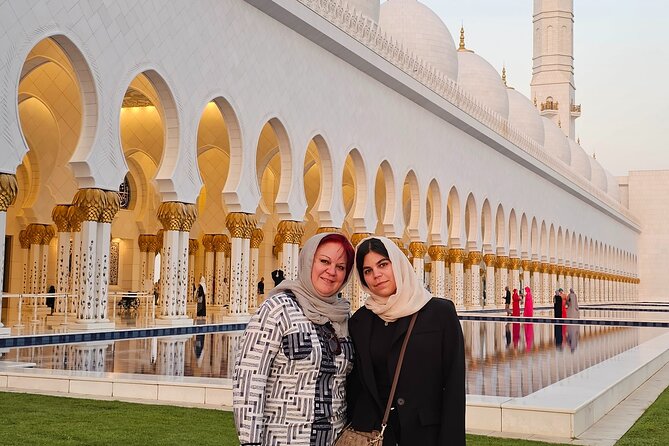 Abu Dhabi City Tour :Qasr Al Watan, Emirates Palace, Mosque - Dates Market and Marina Mall lunch