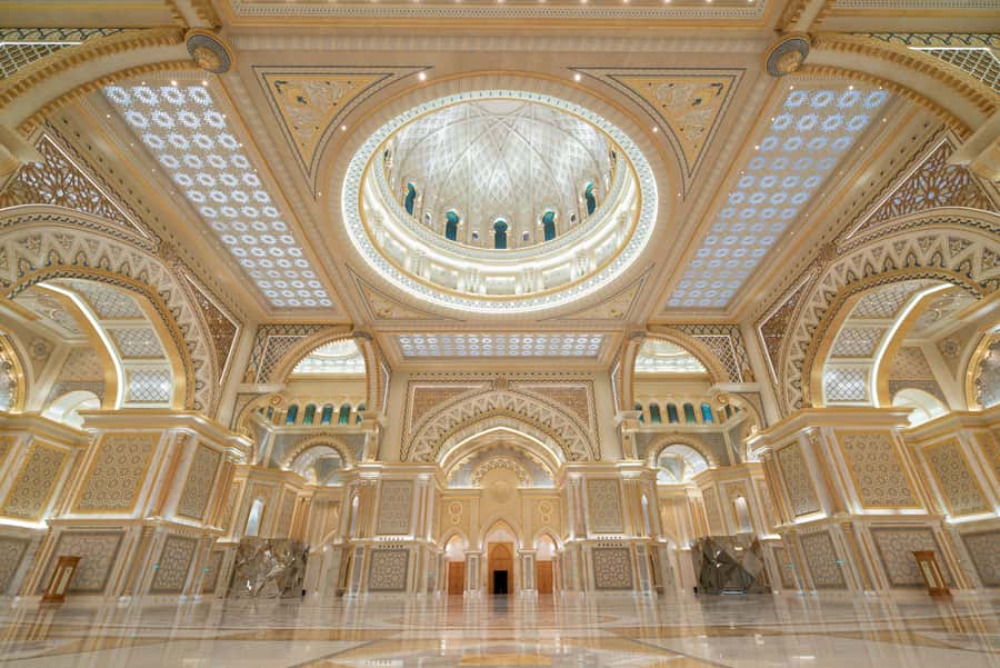 Abu Dhabi: Qasr Al Watan Palace & Garden Entry Ticket - Getting from the Visitor Centre to the Palace