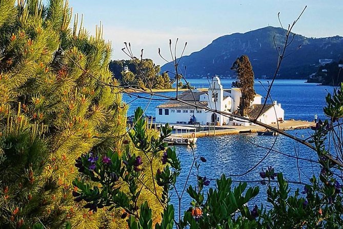Achilleion Palace and Corfu Old Town Tour - Corfu Old Town: Venetian streets in a tight timetable