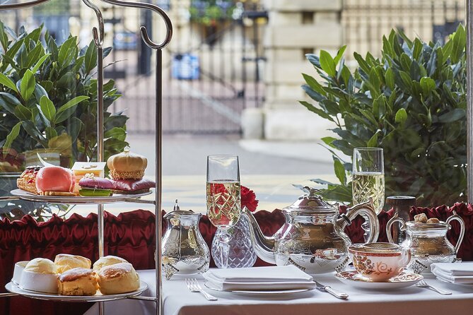 Afternoon Tea at The Rubens at the Palace, Buckingham Palace - Arriving opposite Buckingham Palace