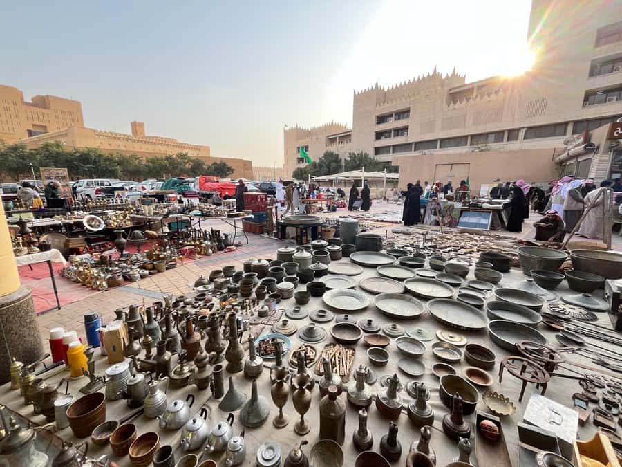 Al Masmak Fortress, Murabba Palace, and Souq Al Zal Tour - Why this tour helps explain Riyadh