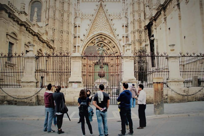 Alcazar & Cathedral of Seville Exclusive Group max. 9 guests - Key points to know before you book