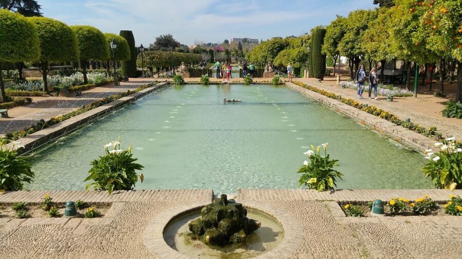Alcazar of Cordoba Entry Ticket and Guided Tour - Gardens, fountains, and fish ponds