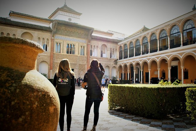 Alcazar of Seville Exclusive Group, max. 9 travelers - Priority Entry and the First Look Inside
