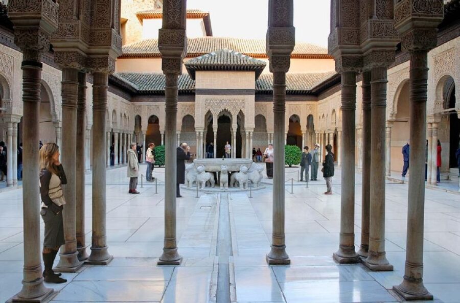 Alhambra and Albaicín Full-Day Private Tour from Seville - The Albaicín: Granada’s Whitewashed Old Quarter