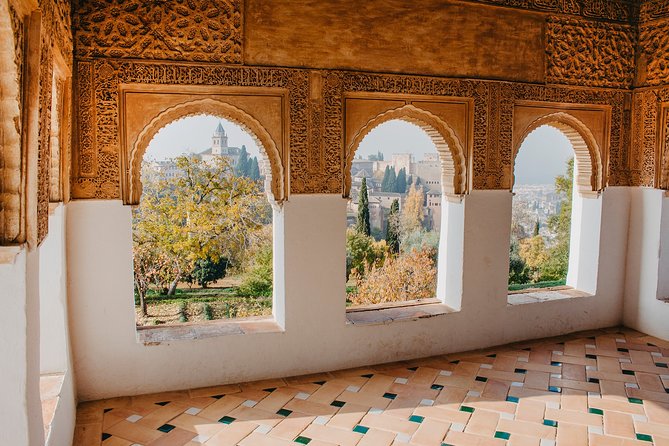 Alhambra and Generalife Skip-the-Line Ticket with Guide - The Alcazaba and its military purpose