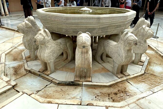 Alhambra and Nasrid Palaces Guided Tour with Tickets - Starting at the Alhambra, about 30 minutes