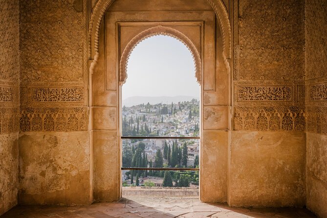 Alhambra and Nasrid Palaces: Skip-the-line Ticket and Local Guide - Timing, communication, and ticket risk
