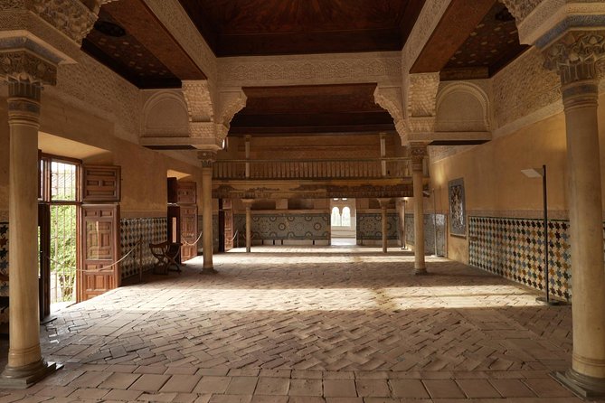Alhambra and Nasrid Palaces Ticket with Audioguide - Generalife Gardens: the calmest part of the visit