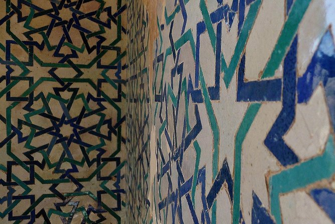 Alhambra &Charles Palace Guided Tour with Optional Nasrid Palaces - Palace of Charles V: a sharp change in style