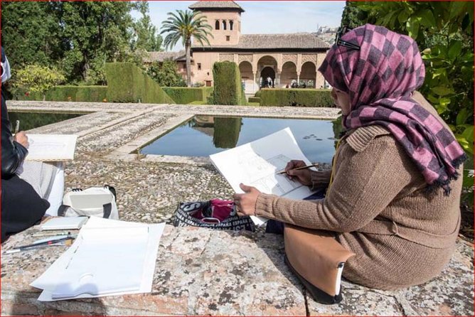 Alhambra &Charles Palace Guided Tour with Optional Nasrid Palaces - Guide quality can make or break the visit