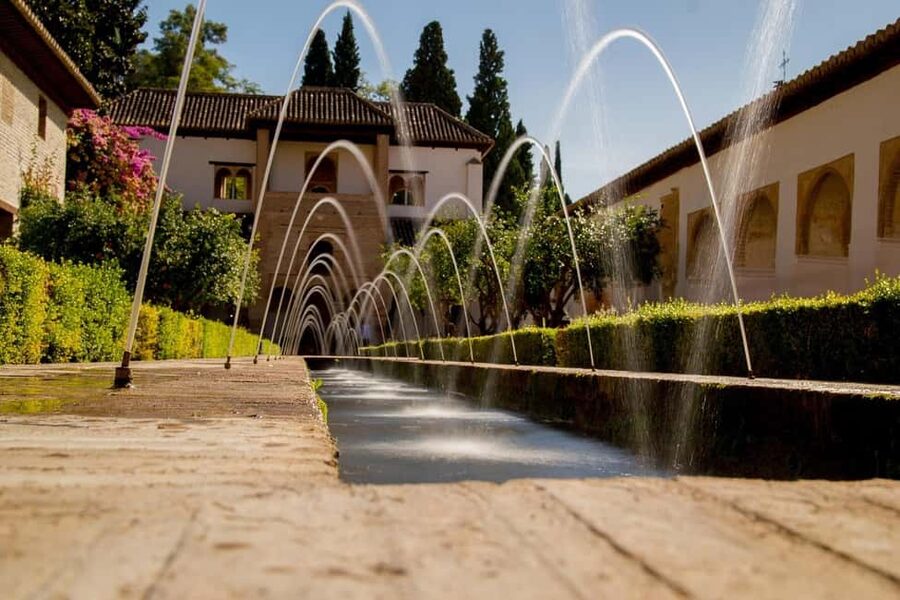 Alhambra: complete tour with Nasrid Palaces, official tour guide, and tickets - Value: what you are really paying for