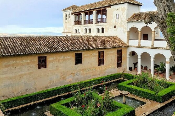 Alhambra Experience – Explore Nasrid Palaces & Generalife Gardens - How the three-hour schedule really works