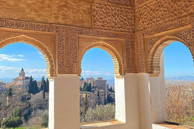 Alhambra Experience – Explore Nasrid Palaces & Generalife Gardens - Getting ready for the entrance