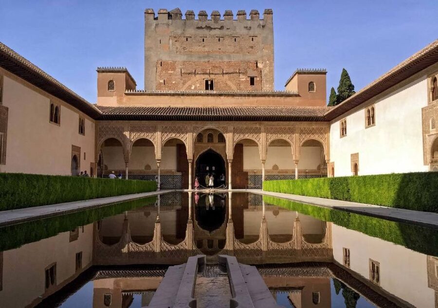 Alhambra & Generalife: Exclusive 3 hours Private Tour - Timing, weather, and what to bring