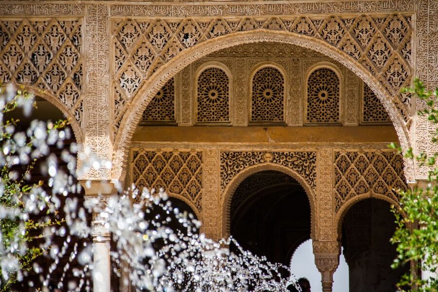 Alhambra: Generalife Gardens & Alcazaba Fast-Track Tour - What the guides add