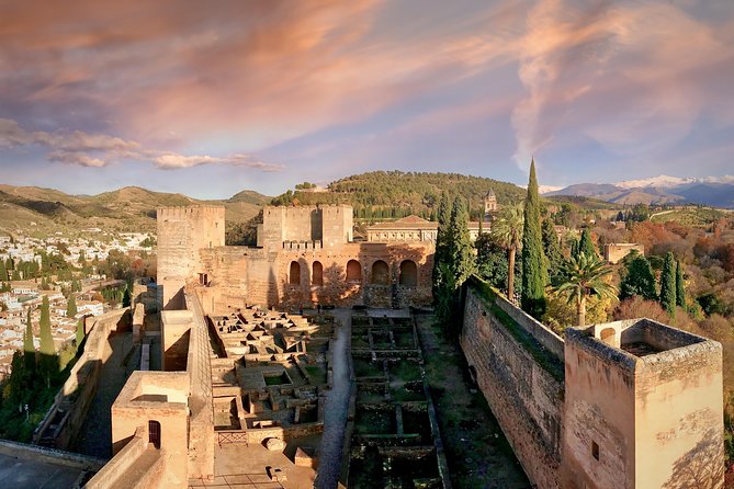 Alhambra & Generalife Skip the line Small Group including Nasrid Palaces - Why this Alhambra tour is worth considering