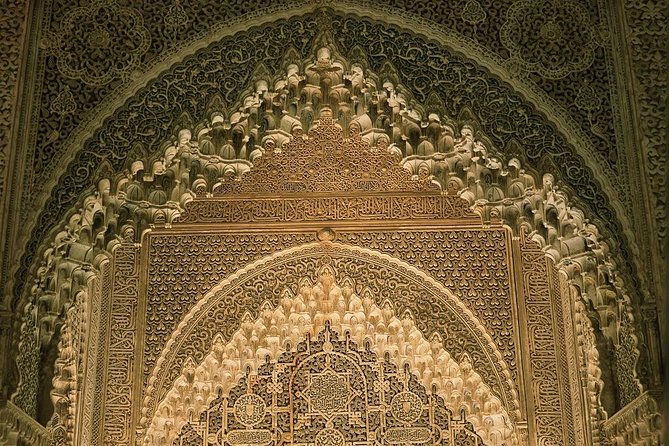 Alhambra & Generalife Skip the line Small Group including Nasrid Palaces - How the price compares with going alone