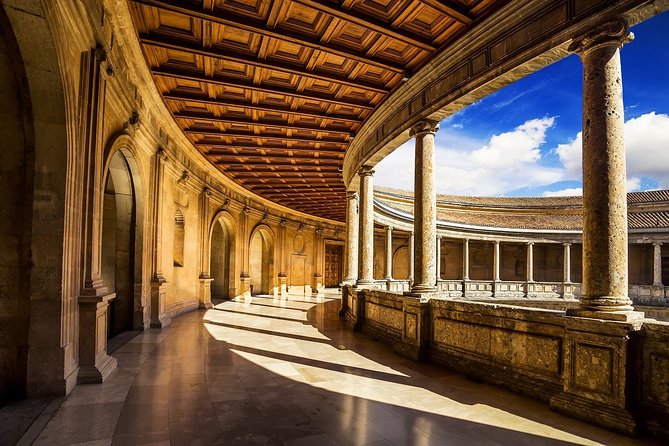 Alhambra & Generalife Skip the line Small Group including Nasrid Palaces - The Nasrid Palaces are the main event