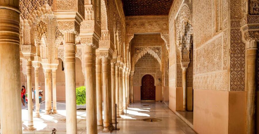 Alhambra & Generalife Tour including Transport & Admission - Key points to know before booking
