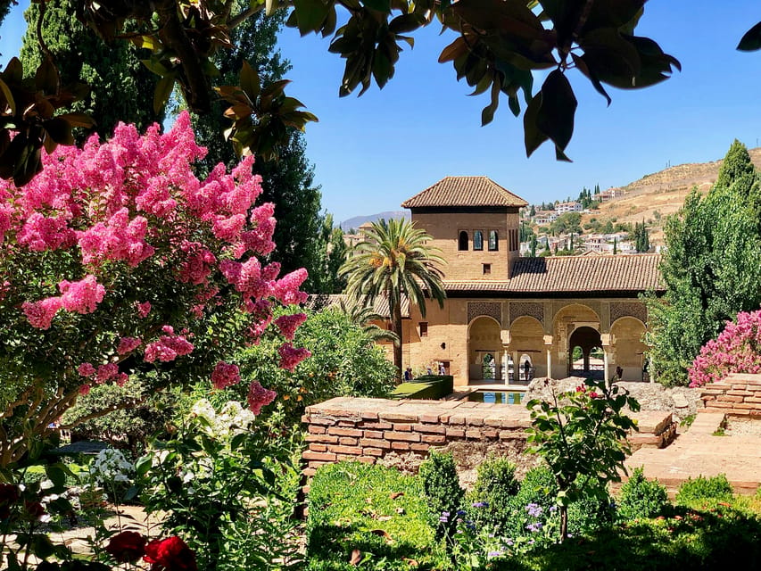 Alhambra: Guided Private Tour with Fast-Track Entry - El Partal: a quieter palace remnant