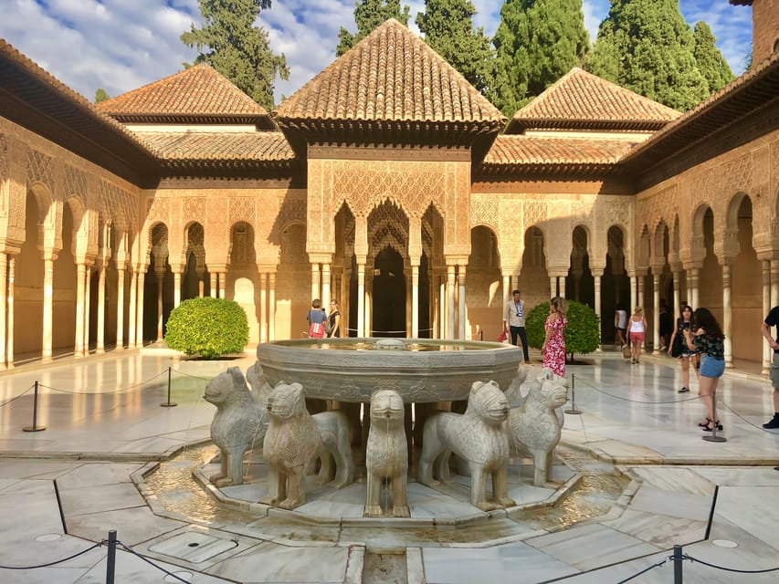 Alhambra: Guided Private Tour with Fast-Track Entry - Starting at the Alhambra entrance