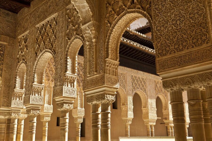 Alhambra, Nasrid Palaces, and Generalife 3-Hour Guided Tour - Charles V Palace and the change in style