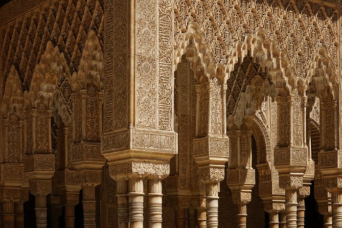 Alhambra, Nasrid Palaces, Generalife & Alcazaba Private Tour - Who Will Get the Most Value