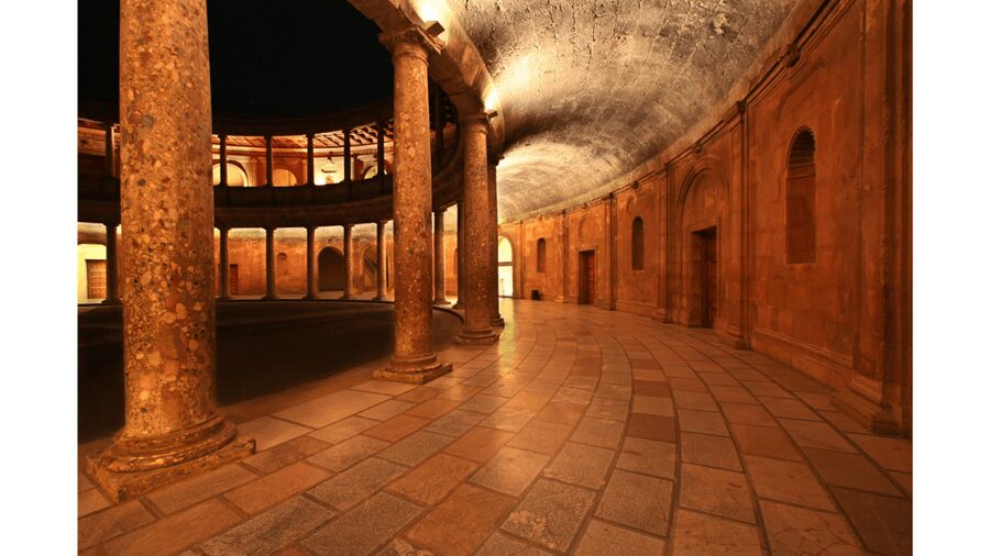 Alhambra: Nasrid Palaces Guided Night Tour without tickets - Why the Alhambra feels different after dark