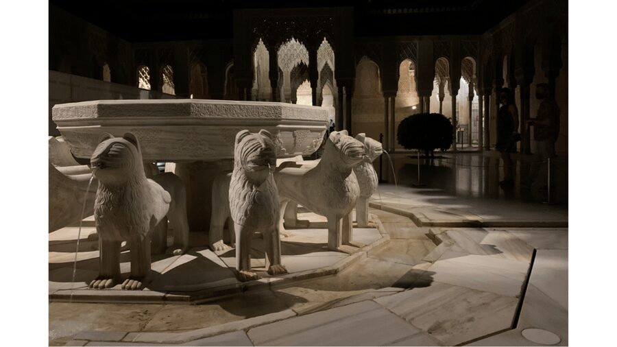 Alhambra: Nasrid Palaces Guided Night Tour without tickets - Charles V’s Palace brings a Renaissance contrast