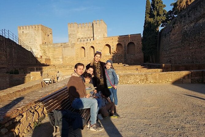 Alhambra : Private Tour for Families - Guides who know how to handle different ages