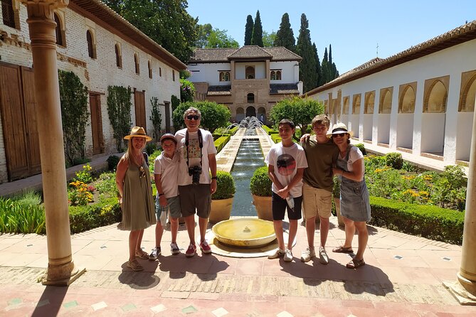 Alhambra : Private Tour for Families - The premium option and Granada’s other monuments