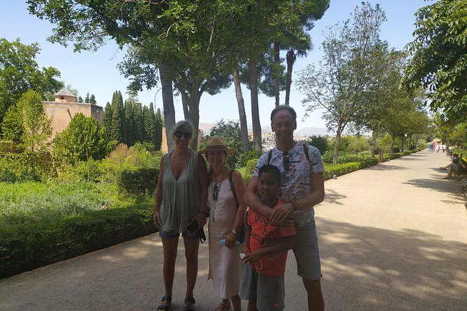 Alhambra : Private Tour for Families - Seeing the Alhambra from the inside out