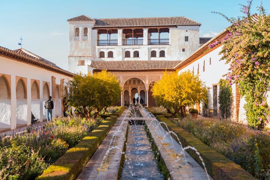 Alhambra Private Tour: Nasrid Palaces, Alcazaba & Generalife - The Nasrid Palaces and their careful beauty