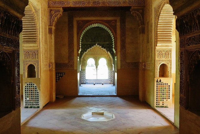 Alhambra Private Tour: Secrets of the Alhambra - Palace of Carlos V and the later Spanish chapter