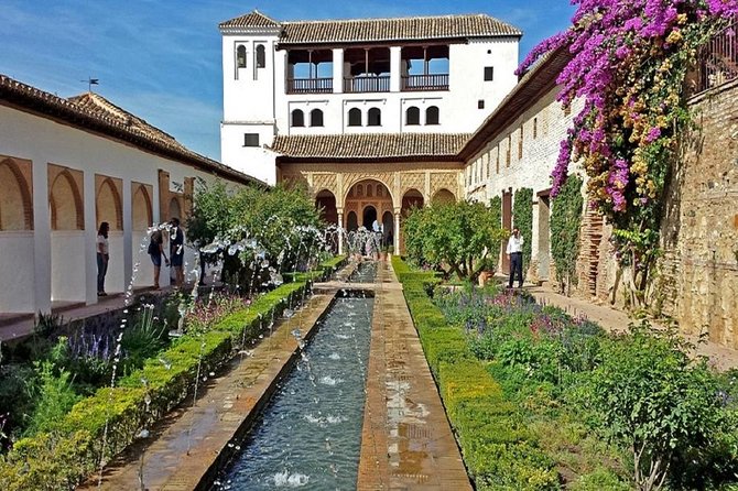 Alhambra: Skip-the-Line to Nasrid Palaces & Generalife - The Nasrid Palaces and the value of timed entry