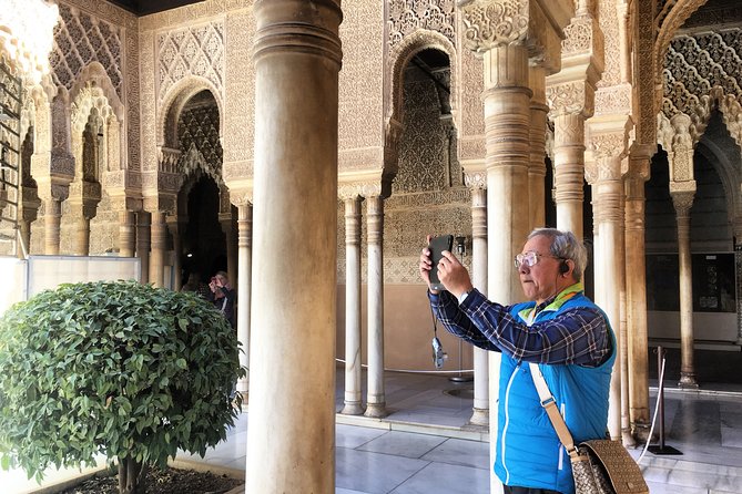 Alhambra: Small Group Tour with Local Guide & Admission - Why the Alhambra works better with a guide