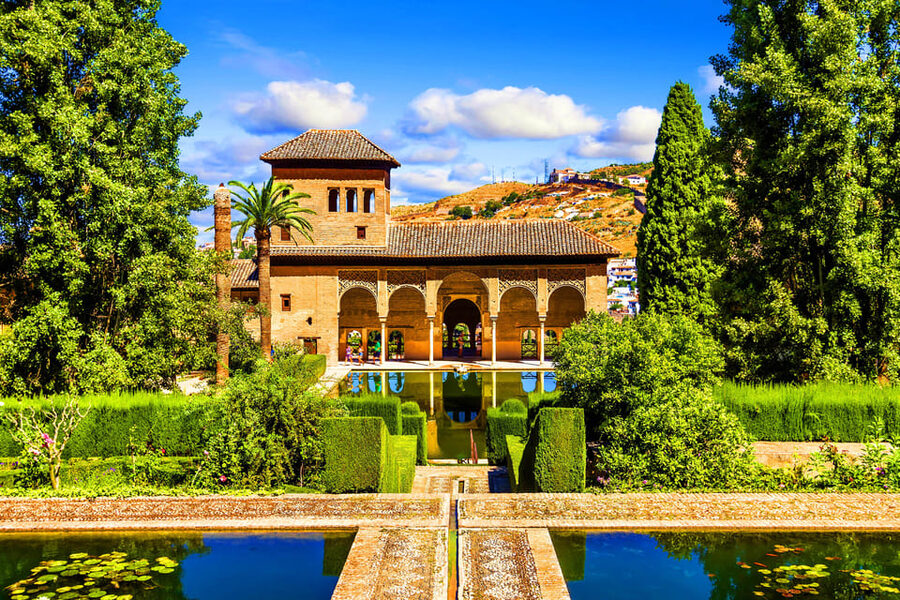 Alhambra: Ticket with Audioguide - Picking up the audioguide in Granada