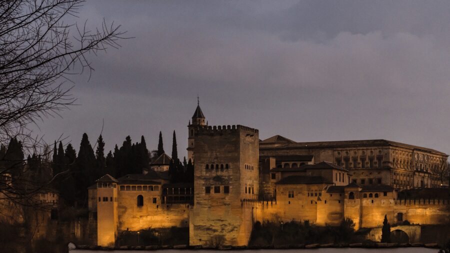 Alhambra: Tour Leyendas de la Alhambra - Charles V Palace and the Christian chapter