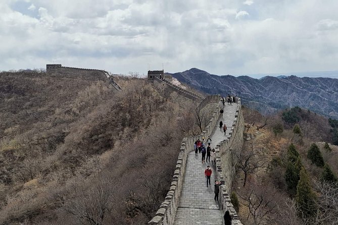 All-Inclusive Mutianyu Great Wall and Summer Palace Private Tour - Walking the Mutianyu wall